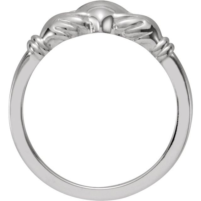 Детски пръстен Claddagh — продуктов кадър